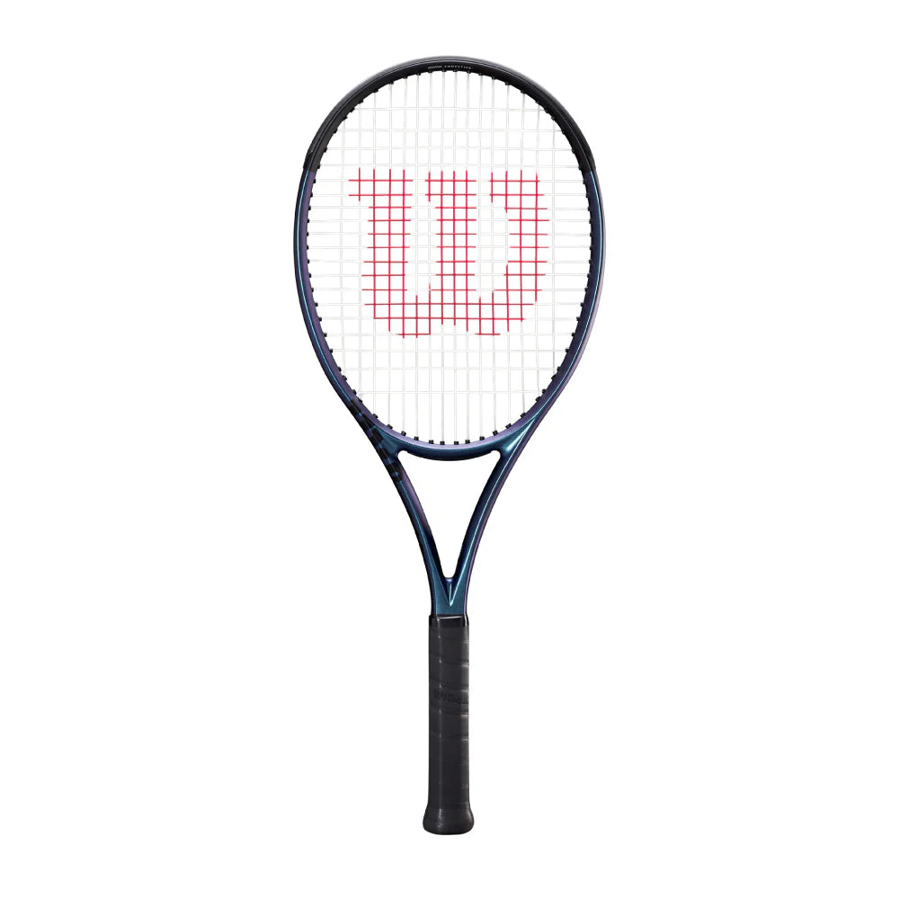 Raqueta Wilson Ultra 100 v4.0, diseñada para máxima potencia y estabilidad.