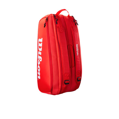 Wilson Super Tour 9R Rojo 2024 con materiales resistentes y correas acolchadas para mayor confort