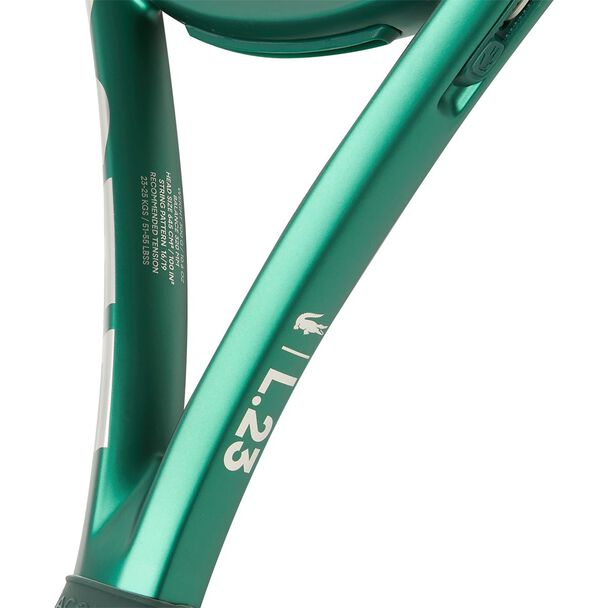 Raqueta Lacoste L23, diseño premium con equilibrio entre control y potencia.