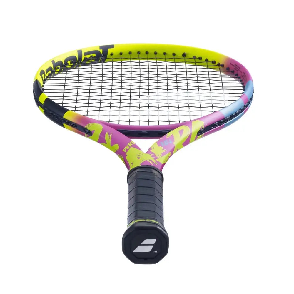 Raqueta Babolat Pure Aero Rafa 2024 con patrón 16x19 para máximo spin y control