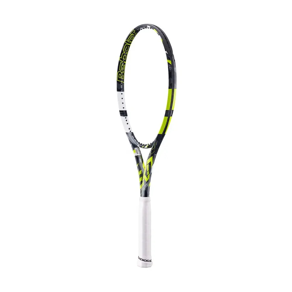 Babolat Pure Aero Lite con marco aerodinámico para mayor velocidad y spin.