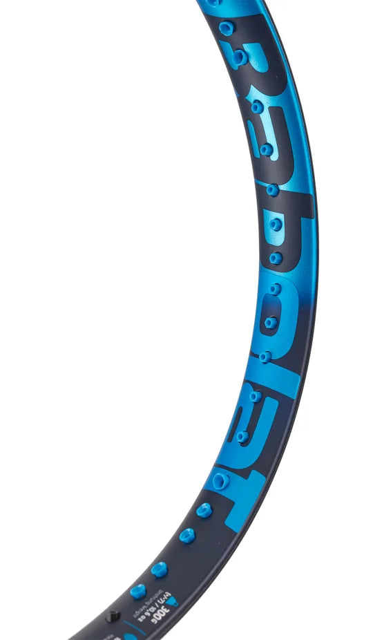 Babolat Pure Drive 100 con marco aerodinámico y estabilidad mejorada
