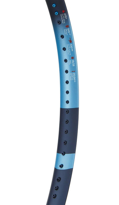 Babolat Pure Drive Lite Gen 11 con diseño aerodinámico para mayor velocidad y estabilidad.