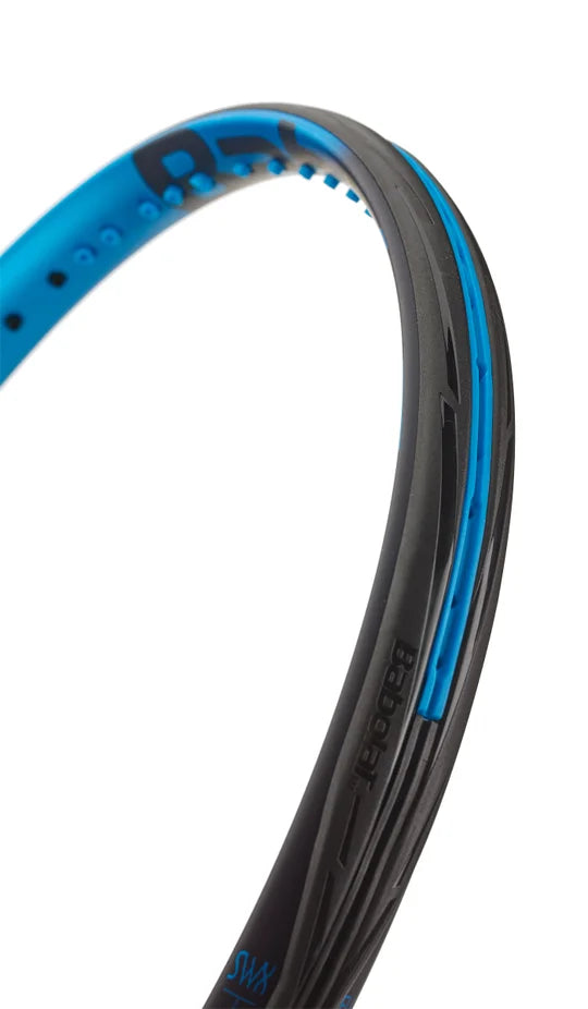 Babolat Pure Drive Lite con marco aerodinámico para mayor velocidad y control.