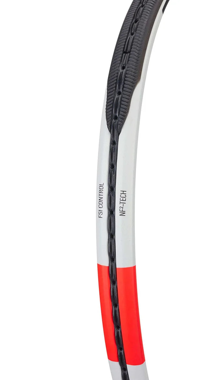 Babolat Pure Strike Gen 4 con Control Frame para mayor estabilidad en cada golpe.