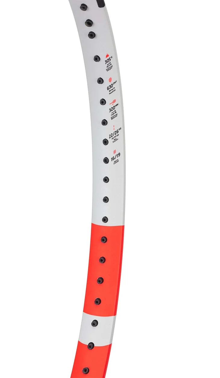Babolat Pure Strike Gen 4 con Control Frame para mayor estabilidad en cada golpe.