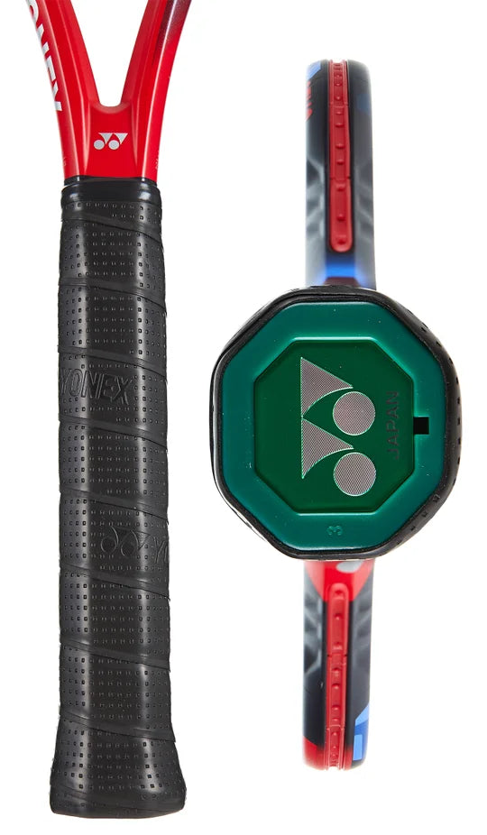 Raqueta Yonex VCORE 98 Scarlet con diseño elegante y tecnología avanzada