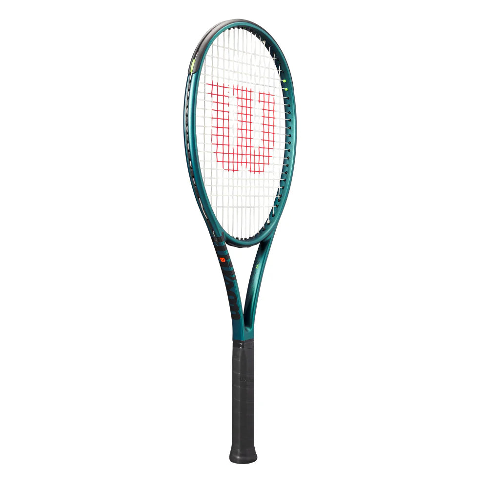 Raqueta Wilson Blade 100L V9 con patrón de encordado 16x19 para efectos y control.