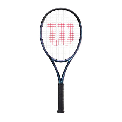 Raqueta Wilson Ultra 100 v4.0, diseñada para máxima potencia y estabilidad.
