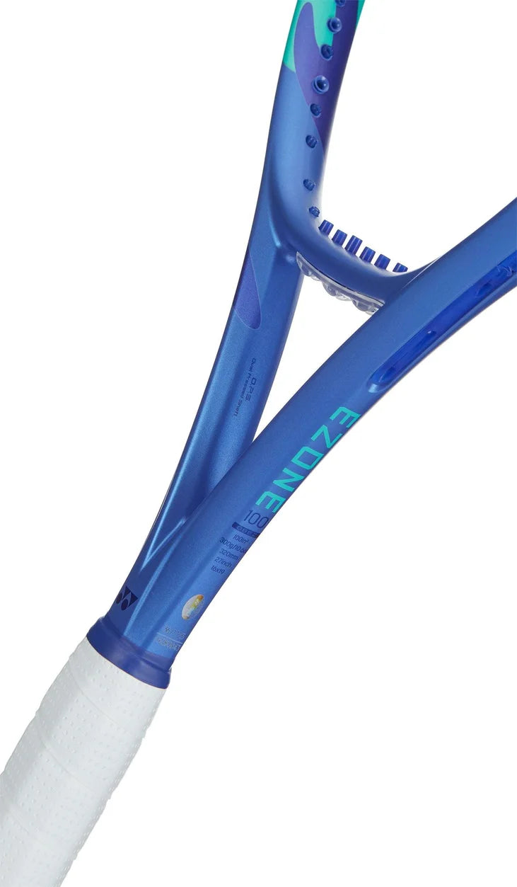 Raqueta Yonex Ezone 100 Blast Blue 2025, diseño elegante y moderno.